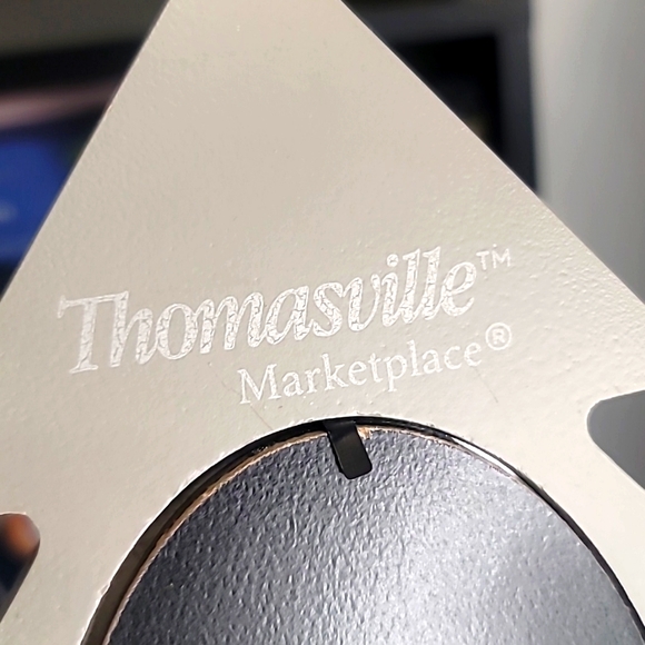 THOMASVILLE MARKET PLACE! FAMILY PHOTO! - Picture 2 of 6